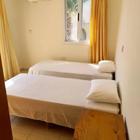 Guest house Kyriakos Court