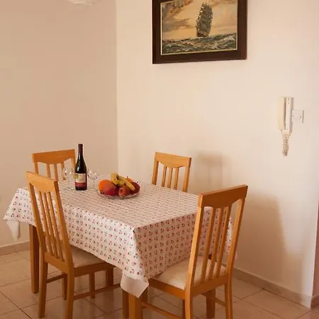Guest house Kyriakos Court *